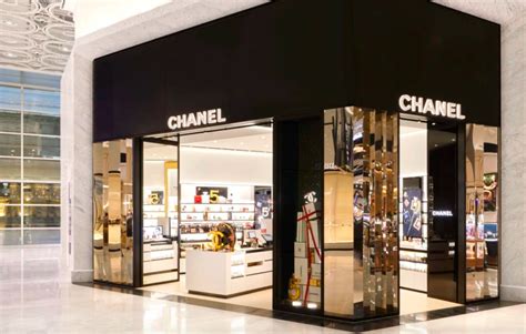 chanel aeroport|CHANEL AEROPORT CHARLES DE GAULLE T2E Porte K.